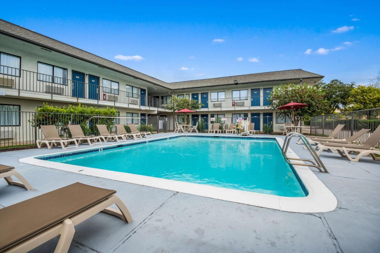 Motel 6-College Station, Tx - Bryan Buitenkant foto